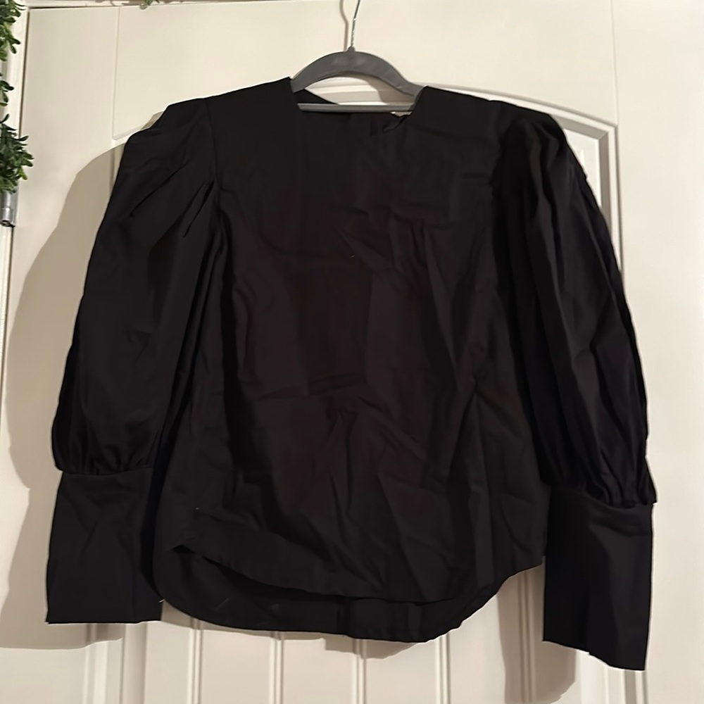 ZARA LONG SLEEVE BLACK TOP WITH BIG BUTTONS SIZE SMALL